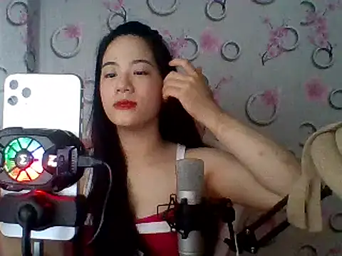 Snapshot of Nana-68 chatting on 5, 3, 2025 Nana-68 online show from 5, 3, 2025
