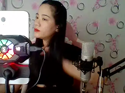 Snapshot of Nana-68 chatting on 8, 3, 2025 Nana-68 online show from 8, 3, 2025