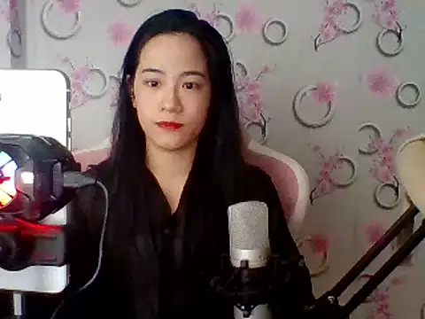 Snapshot of Nana-68 chatting on 10, 3, 2025 Nana-68 online show from 10, 3, 2025