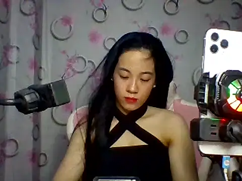 Snapshot of Nana-68 chatting on 13, 9, 2025 Nana-68 online show from 13, 9, 2025