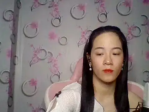 Snapshot of Nana-68 chatting on 17, 9, 2025 Nana-68 online show from 17, 9, 2025