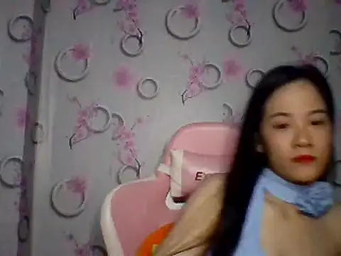 Snapshot of Nana-68 chatting on 2, 10, 2025 Nana-68 online show from 2, 10, 2025