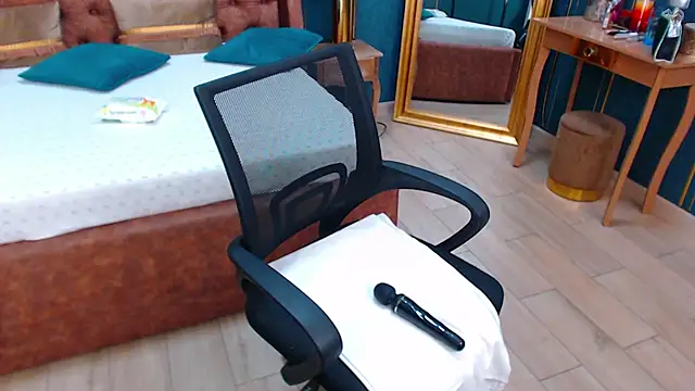 SerenaXMendez online show from 2, 12, 2024