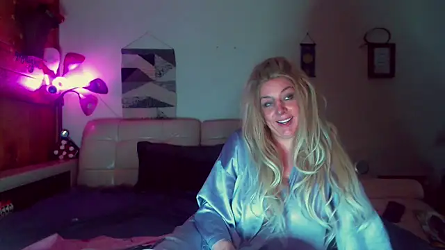 MonroeLoves online show from 20, 3, 2026