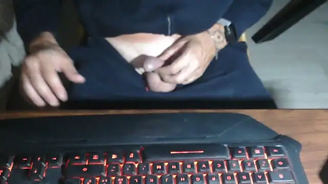 Snapshot of Adri_gard chatting on 18, 10, 2025 Adri gard online show from 18, 10, 2025