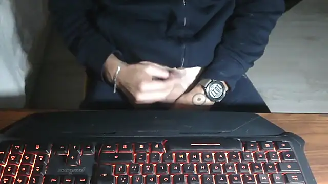 Snapshot of Adri_gard chatting on 2, 11, 2025 Adri gard online show from 2, 11, 2025