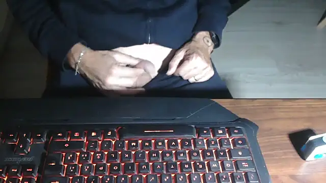 Adri gard online show from 8, 11, 2025