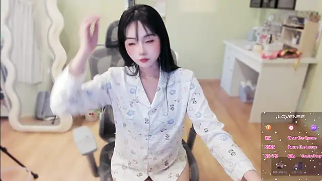 Snapshot of Nery_Asian chatting on 25, 5, 2026 Nery Asian online show from 25, 5, 2026
