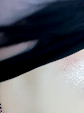 Evelyn Moon online show from 6, 10, 2025