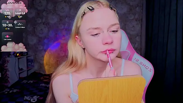 Snapshot of Milia_Parker chatting on 27, 3, 2026 Milia Parker online show from 27, 3, 2026