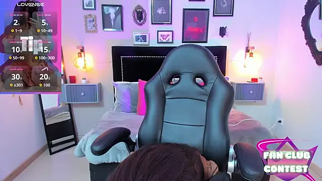 Charlotte  Benett online show from 22, 9, 2025