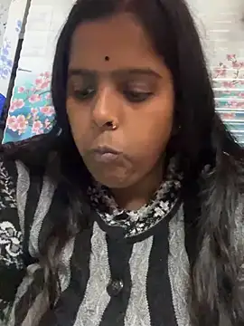 Snapshot of Beauty-queen chatting on 27, 12, 2024 Beauty-queen online show from 27, 12, 2024