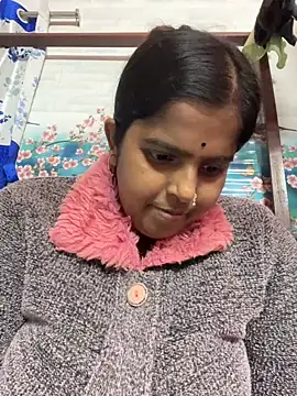Snapshot of Beauty-queen chatting on 29, 12, 2024 Beauty-queen online show from 29, 12, 2024