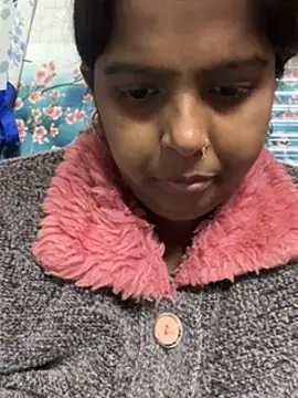 Snapshot of Beauty-queen chatting on 4, 1, 2025 Beauty-queen online show from 4, 1, 2025