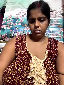 Snapshot of Beauty-queen chatting on 9, 9, 2025 Beauty-queen online show from 9, 9, 2025