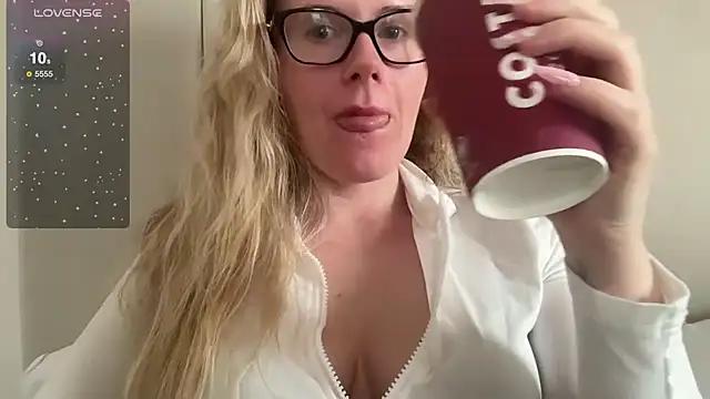 redheadrosie69 online show from 23, 2, 2025