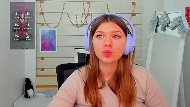 Josephine Kiss online show from 2, 1, 2025