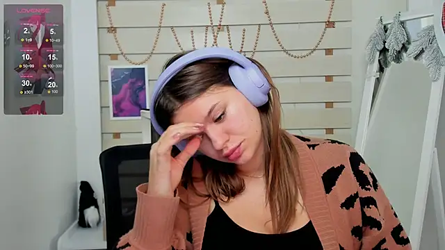 Josephine Kiss online show from 11, 1, 2025