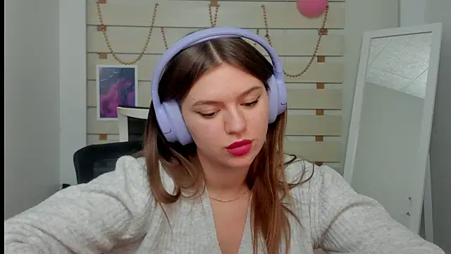 Josephine Kiss online show from 24, 2, 2025