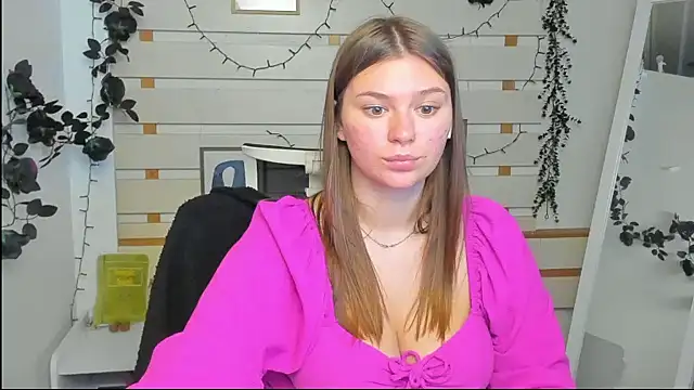 Josephine Kiss online show from 6, 5, 2026
