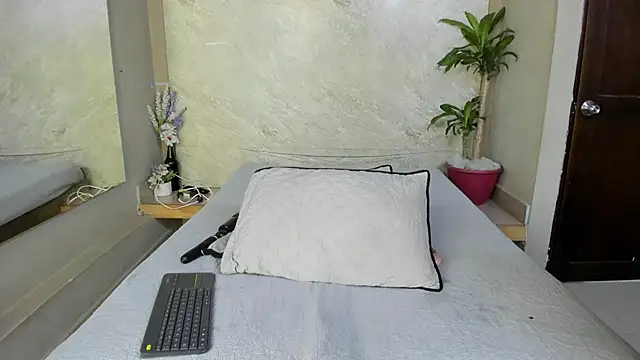 Snapshot of SussanMilf_ chatting on 24, 1, 2025 SussanMilf  online show from 24, 1, 2025