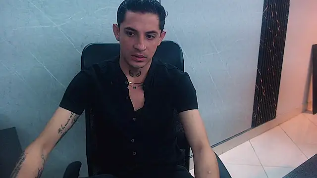 Snapshot of Erick_Wall chatting on 23, 2, 2025 Erick Wall online show from 23, 2, 2025