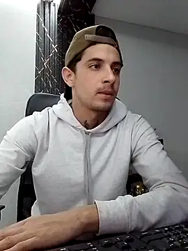 Snapshot of Erick_Wall chatting on 14, 3, 2025 Erick Wall online show from 14, 3, 2025