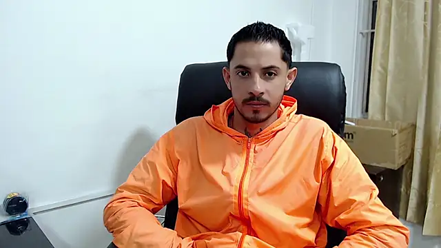 Snapshot of Erick_Wall chatting on 13, 11, 2025 Erick Wall online show from 13, 11, 2025