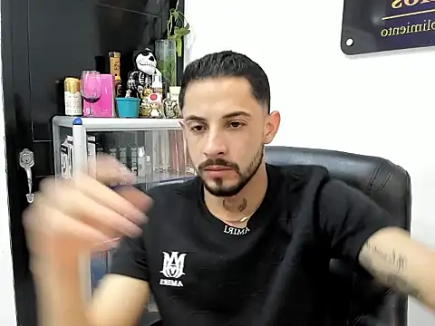 Snapshot of Erick_Wall chatting on 4, 3, 2026 Erick Wall online show from 4, 3, 2026