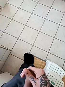 YoungDick25 online show from 8, 4, 2026