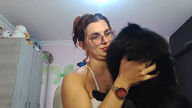 caroline jonson online show from 16, 11, 2025