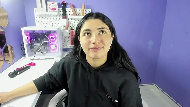 Danna 777  online show from 3, 12, 2025