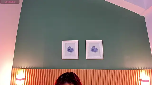  anavictoria  online show from 8, 1, 2025