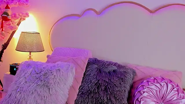 SenniaBella online show from 22, 12, 2025