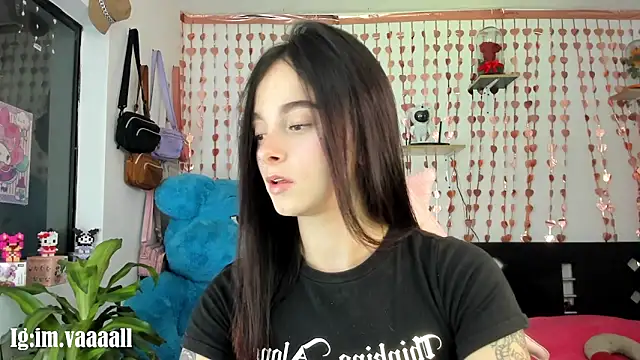 Snapshot of lucyy_tay chatting on 24, 9, 2025 lucyy tay online show from 24, 9, 2025