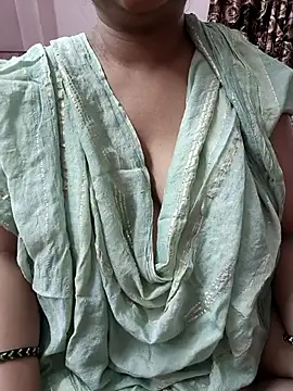 Snapshot of cuteyqueen chatting on 22, 9, 2025 cuteyqueen online show from 22, 9, 2025