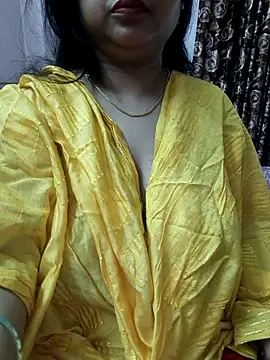 Snapshot of cuteyqueen chatting on 6, 10, 2025 cuteyqueen online show from 6, 10, 2025