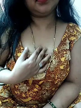 Snapshot of cuteyqueen chatting on 31, 10, 2025 cuteyqueen online show from 31, 10, 2025