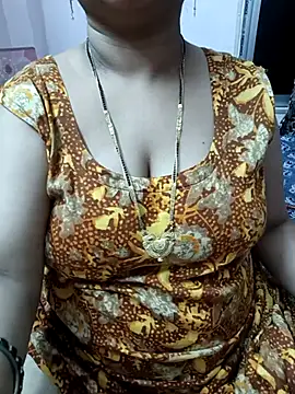 Snapshot of cuteyqueen chatting on 3, 11, 2025 cuteyqueen online show from 3, 11, 2025