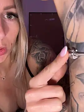 X JamieLove X online show from 4, 10, 2025