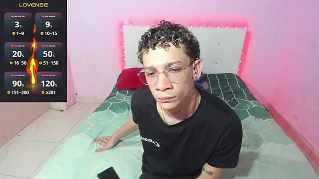 Snapshot of mateodeamjo chatting on 16, 10, 2025 mateodeamjo online show from 16, 10, 2025