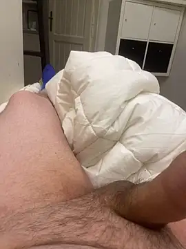 Snapshot of fekedaniel1999 chatting on 14, 4, 2026 fekedaniel1999 online show from 14, 4, 2026