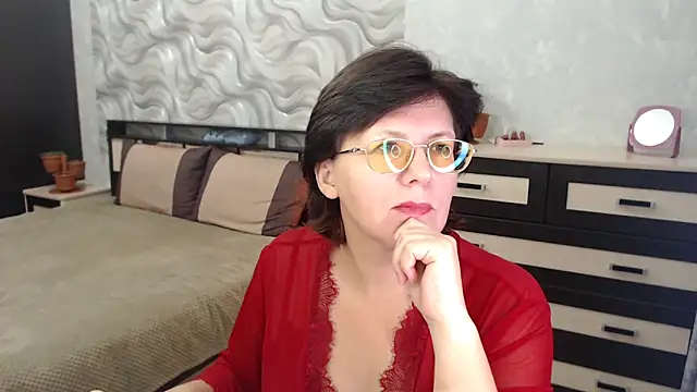 Snapshot of VitaCharm chatting on 10, 12, 2024 VitaCharm online show from 10, 12, 2024