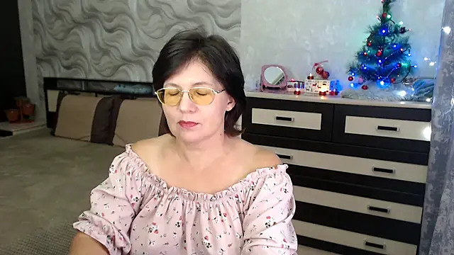 Snapshot of VitaCharm chatting on 27, 12, 2024 VitaCharm online show from 27, 12, 2024