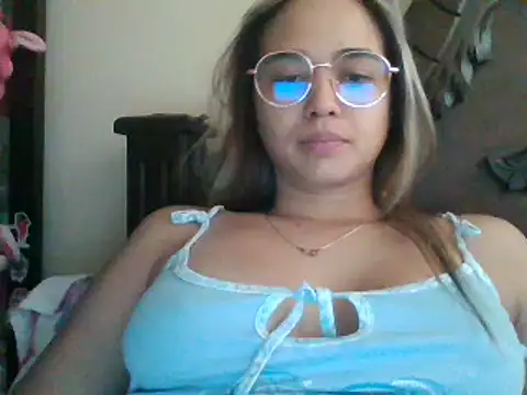 trianabell online show from 8, 12, 2024