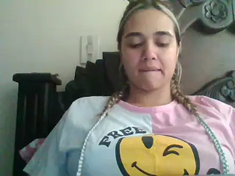trianabell online show from 9, 12, 2024