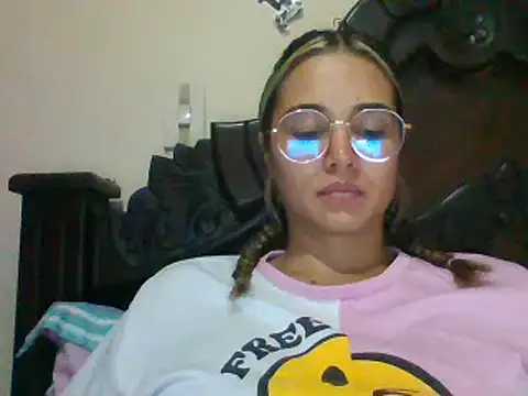 trianabell online show from 9, 12, 2024