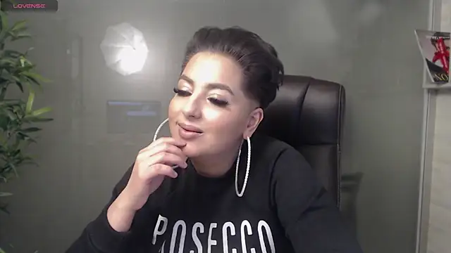 BustyAllyy online show from 24, 1, 2025