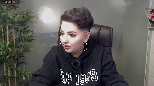 BustyAllyy online show from 3, 2, 2025