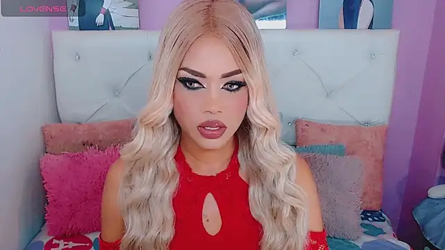 Snapshot of Amanda_bigx chatting on 11, 4, 2026 Amanda bigx online show from 11, 4, 2026